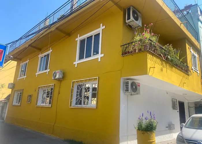 Cozy Centrally Located Room For Two 1, 10 Min Walk From City Center